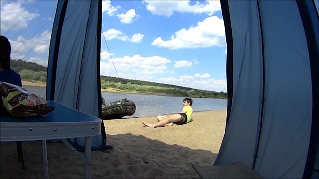 Семейный отдых с детьми | Один день на реке Оке | Рыбачим, катаемся на лодке, наслаждаемся природой.