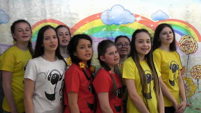 "Детство" песню исполняет вокальная студия Конфетти, рук. Лобач Надежда с  Мильково