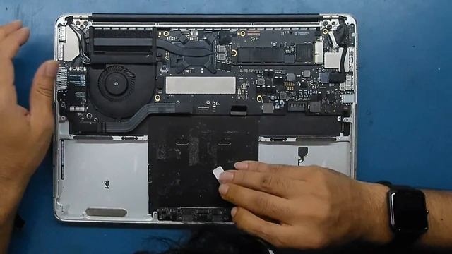 Macbook Pro A1502 Battery Replacement