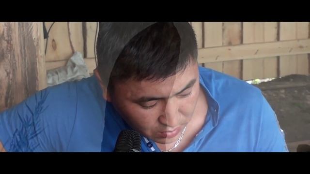 Песня исполнена на тувинско, хакасской свадьбе.