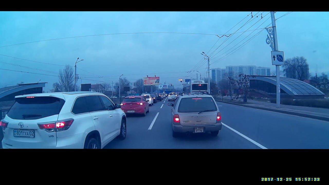 25.12.2017 Угроза пистолетом на дороге Алматы / Road rage, top gun, car incident