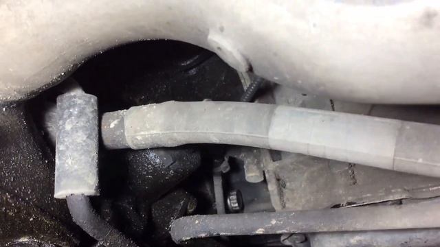 Ауди Q5 3.2 FSI снятие рулевой рейки..mp4