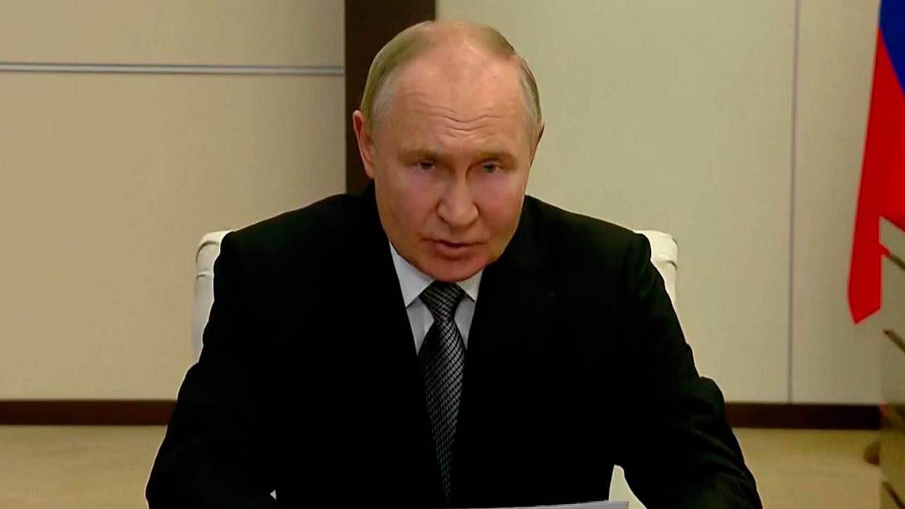 Итоги работы таможенной службы обсудил Владимир Путин с главой ФТС Валерием Пикалевым