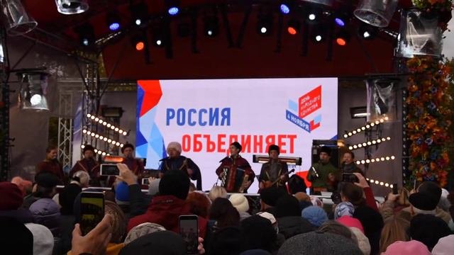 Ансамбль казачьей песни Люди Вольные  Нам жить не тужить...