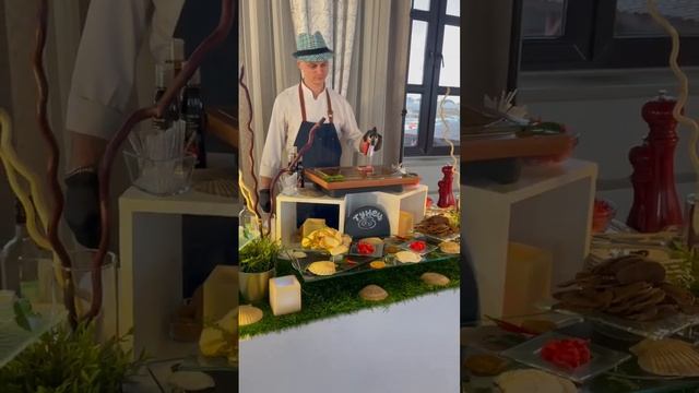 Анимационная станция "Тунец на вулканическом камне"