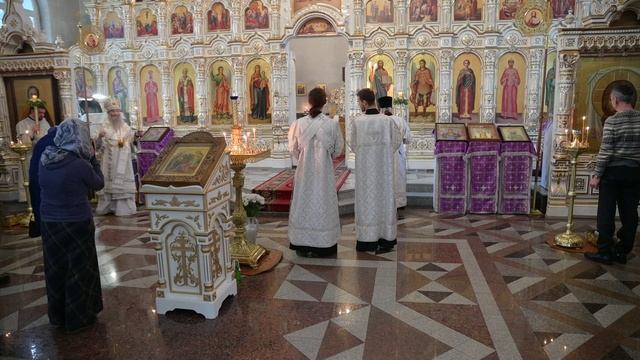 Митрополит Иоанн возглавил вечернее богослужение накануне Лазаревой субботы