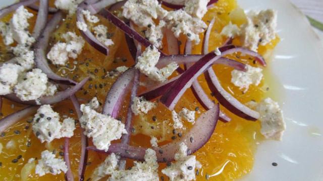 Салат из апельсина лука и брынзы