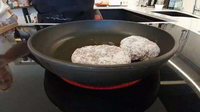 УБОЙНЫЕ КОТЛЕТЫ ОТ СЭРА АРОНСОНА с грибочками по-французски