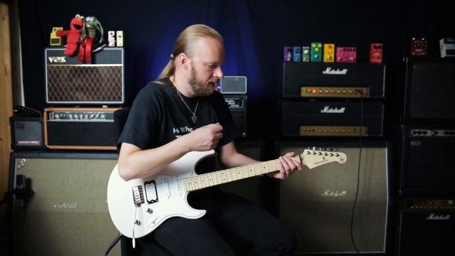 Squier Affinity Stratocaster vs Yamaha Pacifica 112 Battle of the Strats