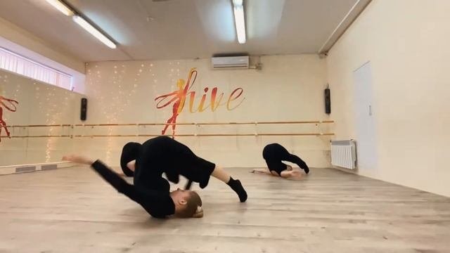 КОНТЕМПОРАРИ  ПРЕПОДАВАТЕЛЬ АННА КОШЕНКОВА  ШКОЛА ТАНЦЕВ HIVE ЕКАТЕРИНБУРГ