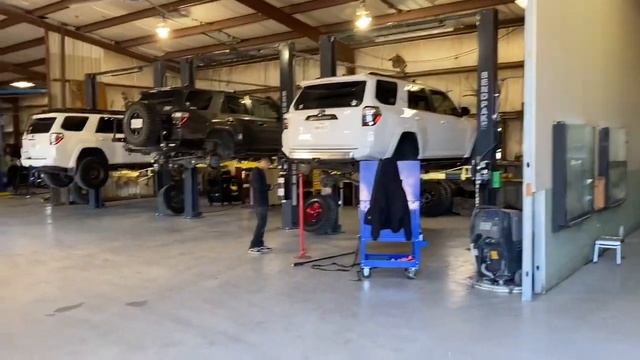 Duggy’s Garage Houston, Texas Tundra build