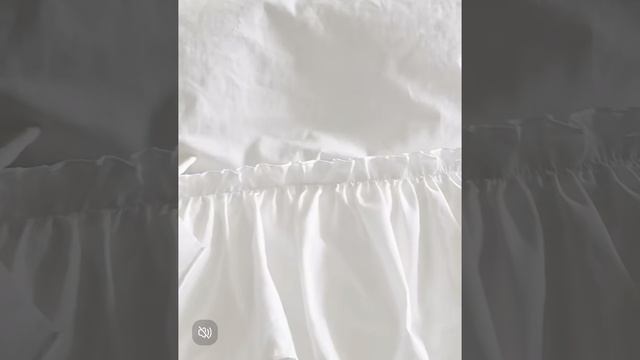 Белое постельное белье с рюшами