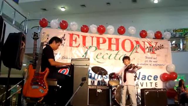 Small Kid playing Violin, Euphony