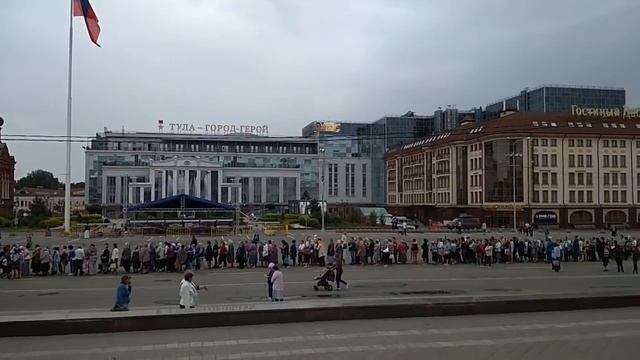 Очередь в храм к мощам Спиридона Тримифунтского