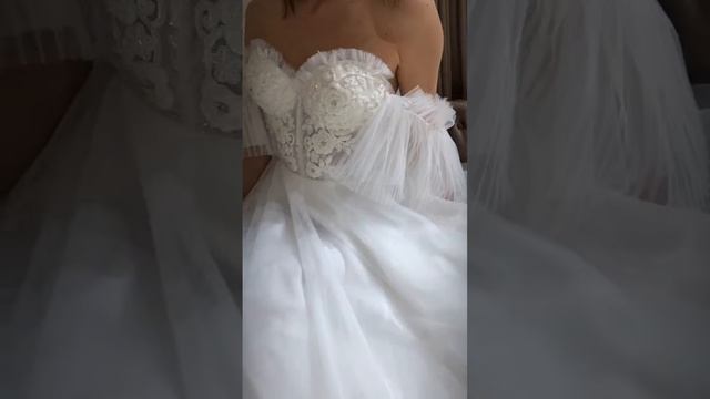 пышное свадебное платье с крылышками