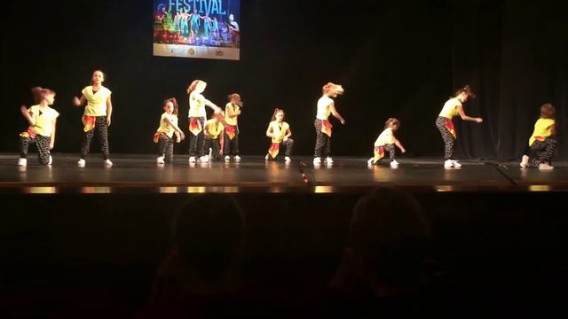 Танцевальный номер "Команда"