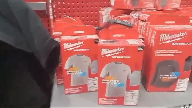 Без этого невозможна работа зимой в Канаде, покупаю Кофту MILWAUKEE с подогревом.