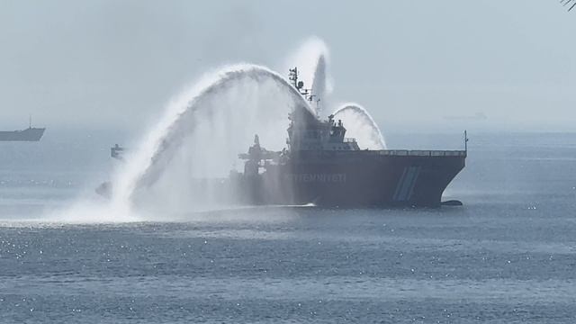 Тренировка пожарных в открытом море