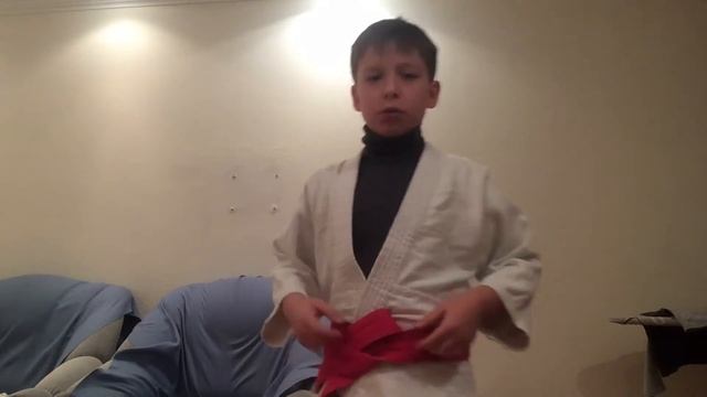 Как правильно завязывать пояс и развязывать?