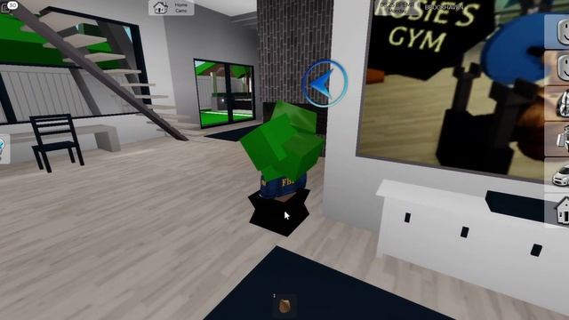 Слежу за тем что делает мой друг кошак...