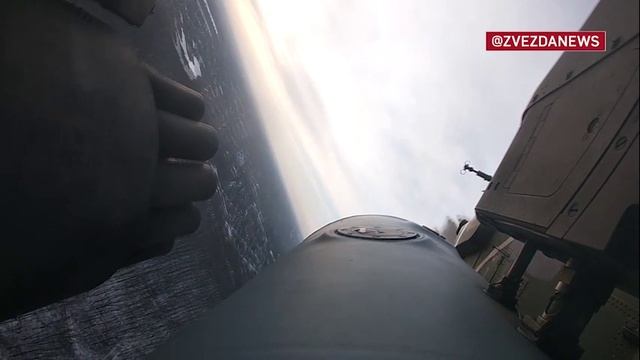 Кадры уничтожения ударными Ми-28Н опорных пунктов и бронетехники укронацистов