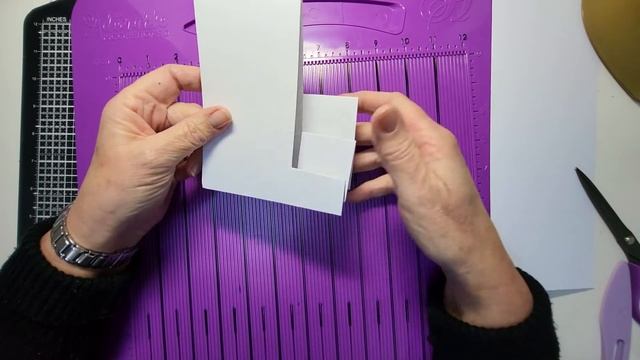 How-to Tutorial make a side stepper card A4 or 8.5 x 11 inch sized to fit project Card making folds