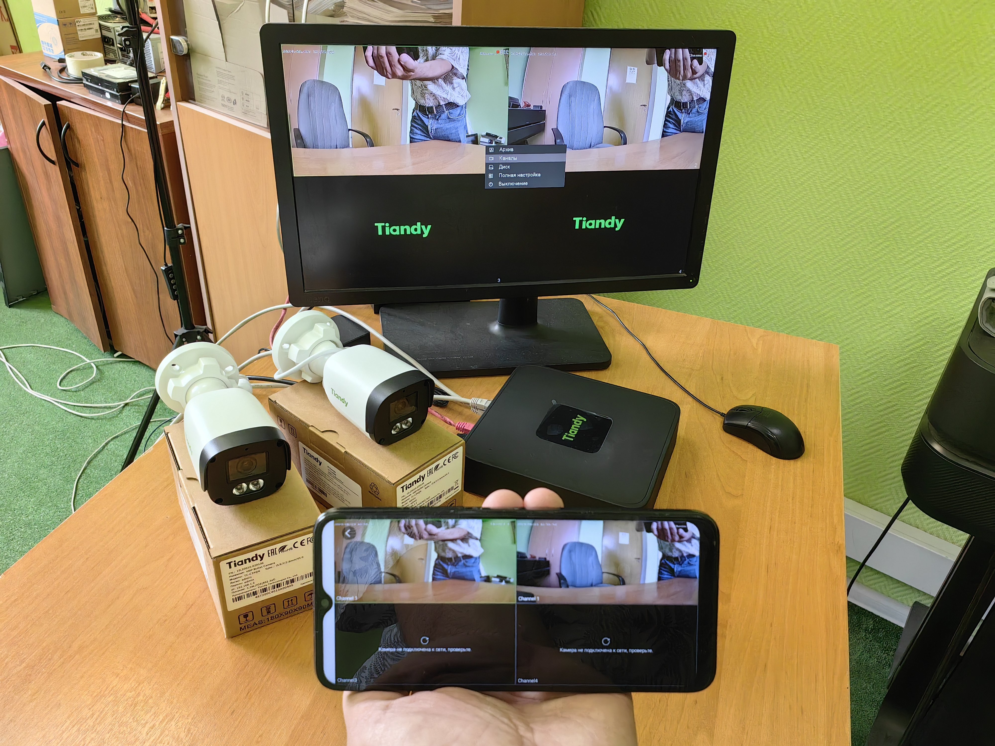 Обзор комплекта видеонаблюдения Tiandy на 2 цилиндрические камеры 4Мп со звуком