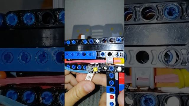 Glok 17 )как сделать пистолет из Лего техник с магазином