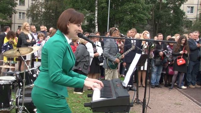 Гимн Школы Хинди в исполнении группы Неоказия