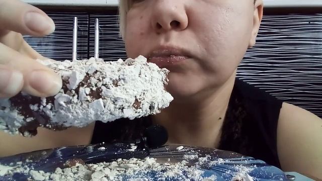 Волоконовка в пасте и крошке. asmr crunch mukbang chalk хрустмела мел хруст мелоежка