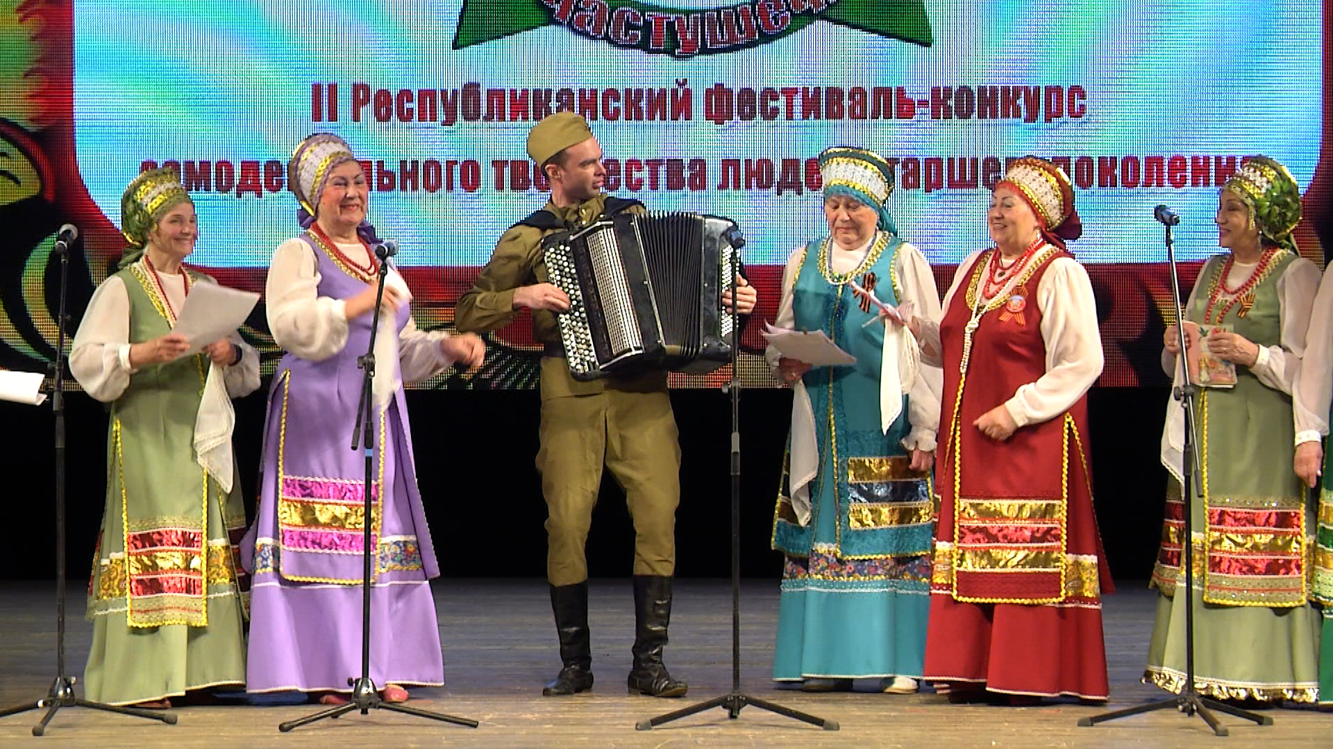 Названы победители "Битвы частушечников" в Хакасии