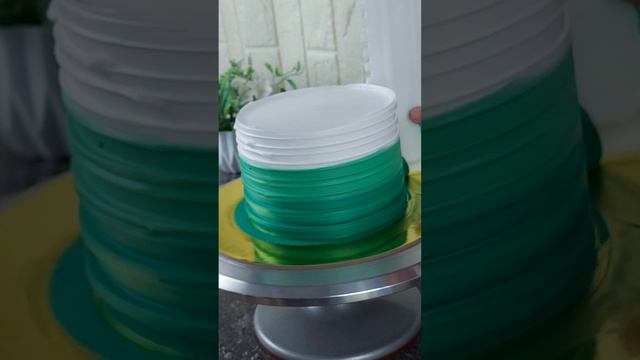 Perfect Green Ombre Cake Tutorial | Motorbike Cake | JolsKitchen