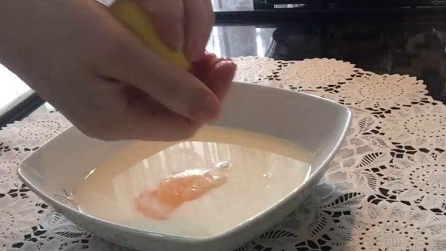 Чечевичный суп с соусом. Турецкая кухня.