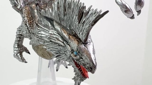 Adult Silver Dragon - WizKids D&D Icons of the Realms Prepainted Minis