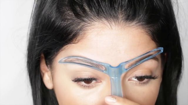 EYEBROW STENCIL / TEMPLATE | DOES IT WORK?? | SCCASTANEDA