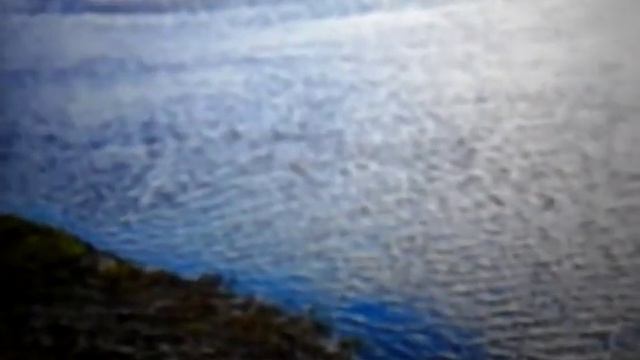 ДВЕ СВЕЧИ У ВОДЫ