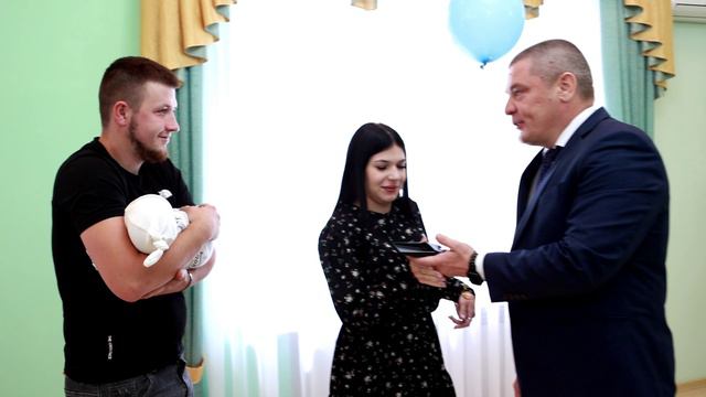 В Приморско-Ахтарске вручили памятные медали «Новорожденный житель Приморско-Ахтарска».