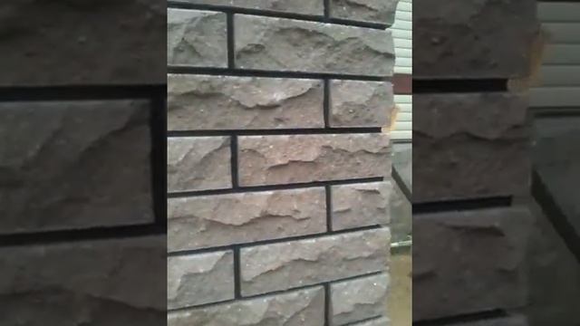 Забор из кирпича РУБЕЛЭКО (Дикий камень шоколад)