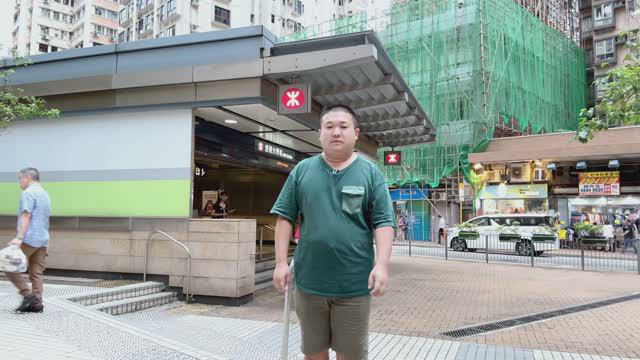 Марс Хартдеген говорит на кантонском диалекте в Гонконге