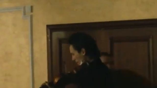 Emmanuelle Висицкий Никита играет на скрипке