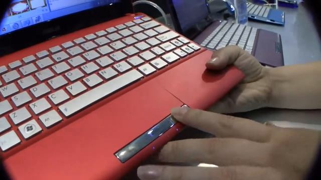 Asus Eee PC 1025CE Cedar Trail Netbook Hands On