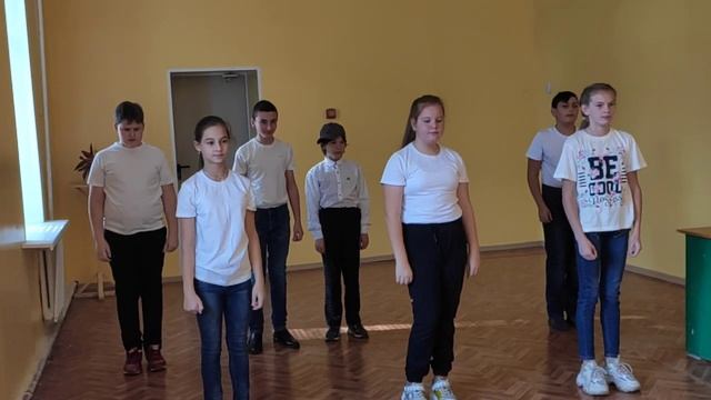 Танец на День учителя, исполняет 6 класс.mp4