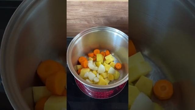 Обед из трёх блюд! Суп, фаршированные грибы и десерт??