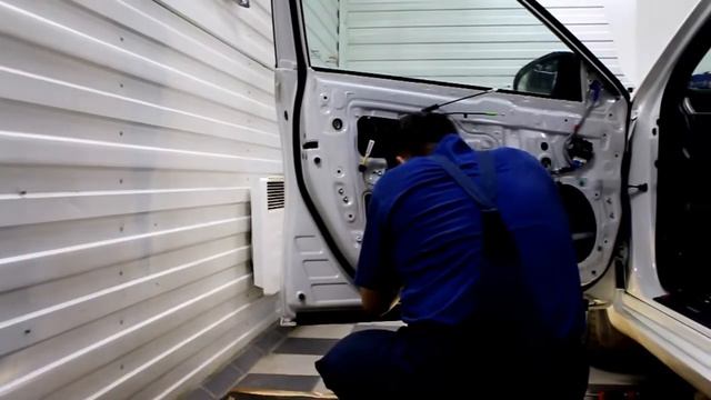 Установка шумоизоляции на авто в Томске. Шумка на Toyota Camry 2017 г.в