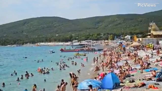 Кабардинка Центральный пляж сегодня 18 июля 2024. Обстановка на пляже море и погода сейчас
