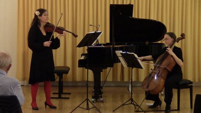 Erwin Schulhoff, Duo für Violine und Cello, Moderato