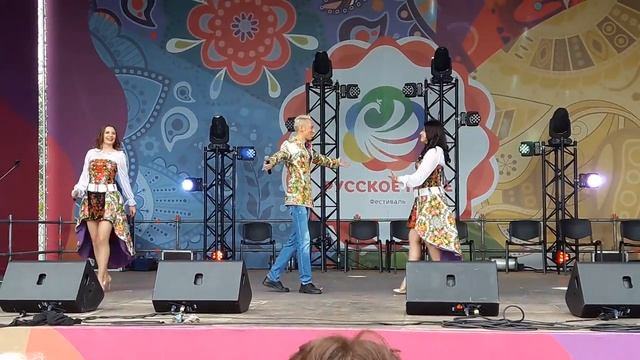 Вишня белоснежная цветет. Live. ВИА Крапива.