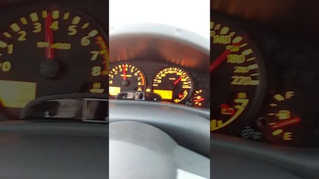 Nissan Xterra 4x4 full speed throttle Qatar express Highway Road