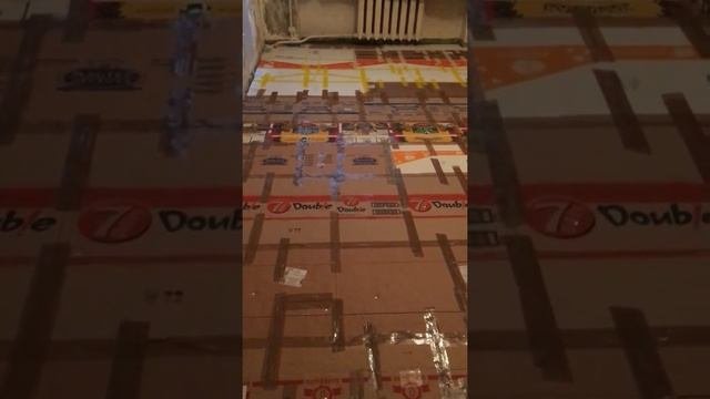 Альтернативное покрытие половСамый дешёвый вариант.