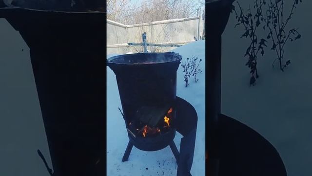 Мясная сборная солянка в чугунном казане на костре #еда #food #кулинария